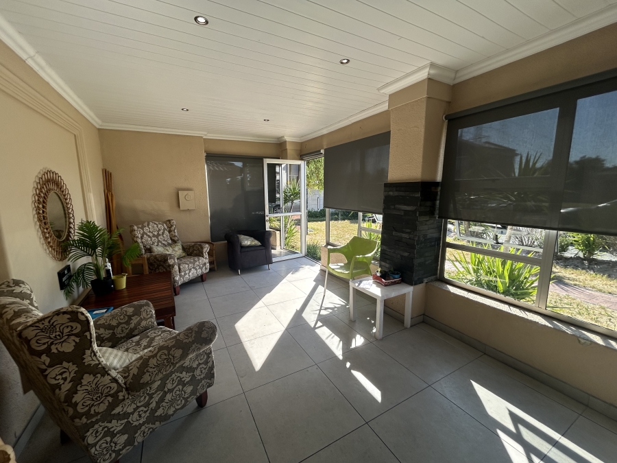 4 Bedroom Property for Sale in Rouxville Western Cape